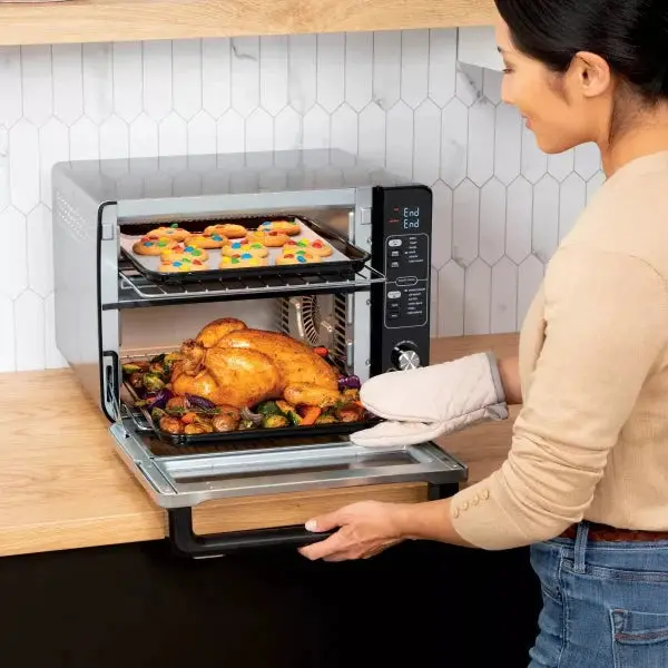 12-In-1 FlexDoor Dual-Oven System – FlavorSeal Sealing, Rapid Top Oven & Convection Air Fryer Base