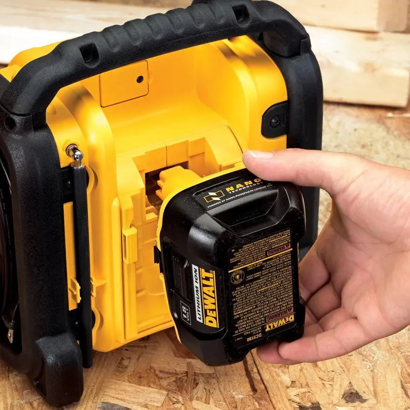 2025 Rugged 20-Volt MAX Worksite Radio – Cordless/Corded with Bluetooth and IP54 Rating