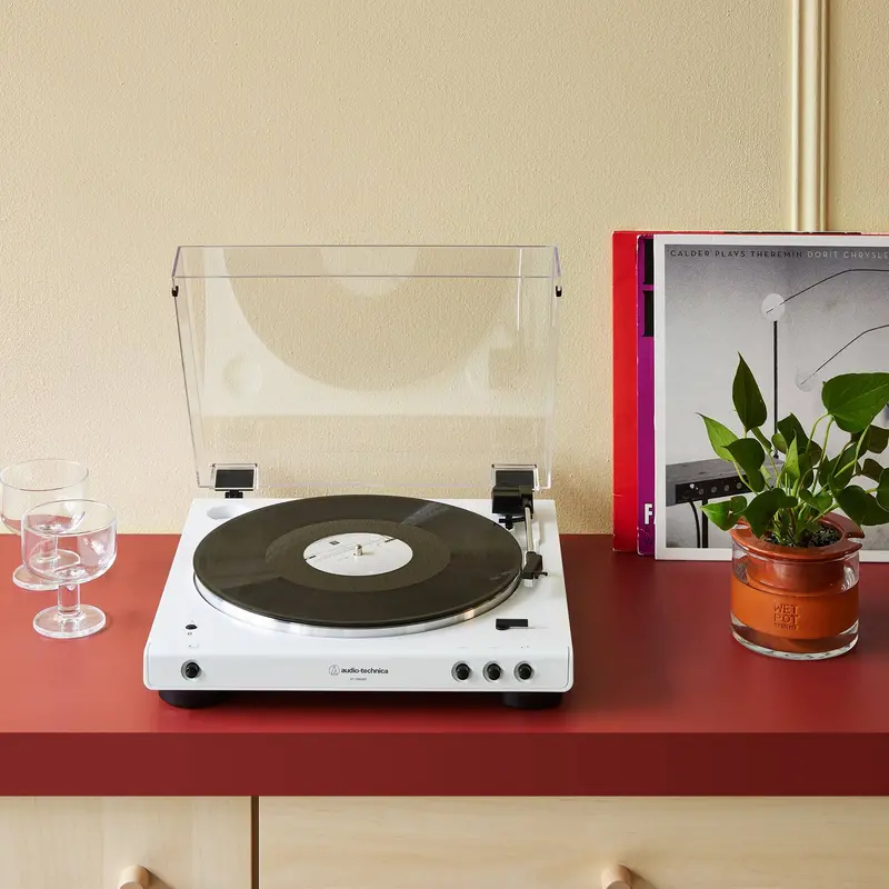 Audio-Technica AT-LP60XBT-WW Bluetooth Turntable – Fully Automatic with Built-in Phono Preamp
