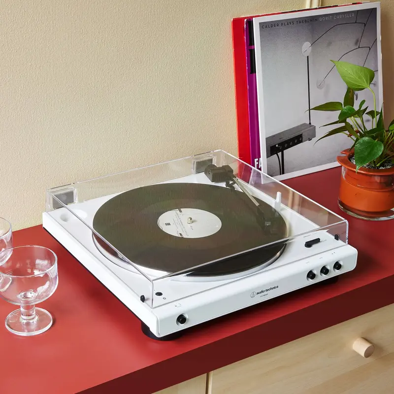 Audio-Technica AT-LP60XBT-WW Bluetooth Turntable – Fully Automatic with Built-in Phono Preamp