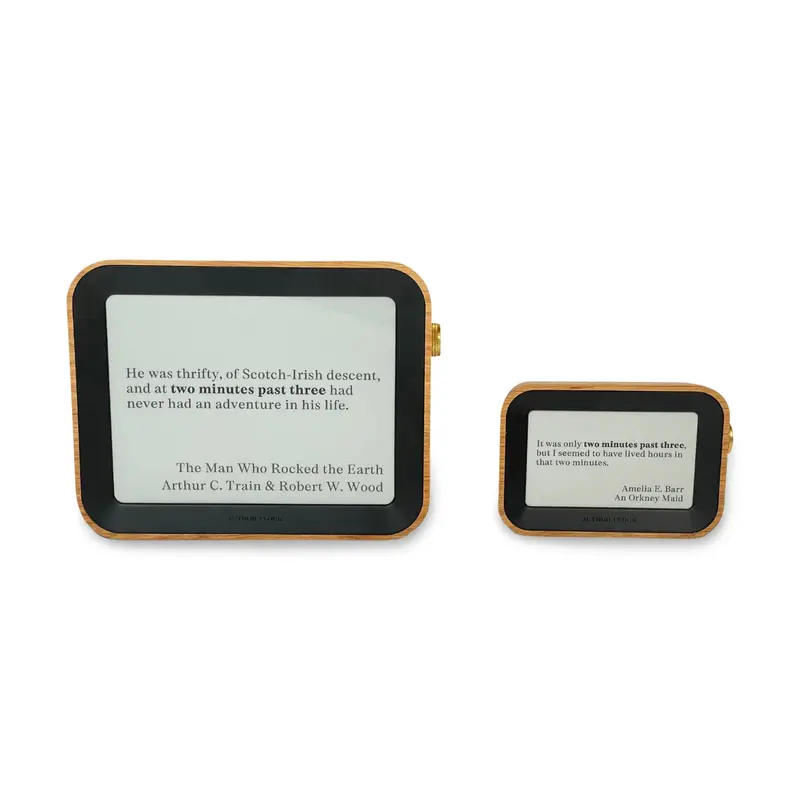 Author-Themed Minimalist Desk Clock – Compact Analog Timepiece