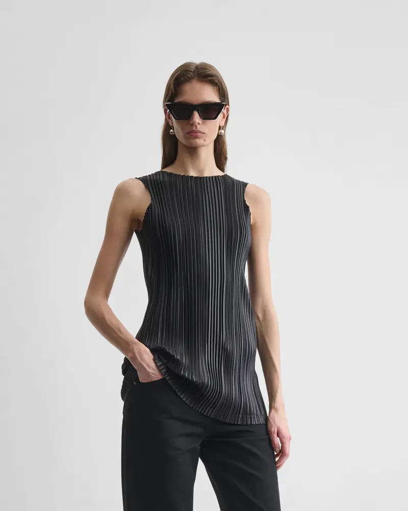 Black Laminated Polyester Razor-Pleat Tank Top