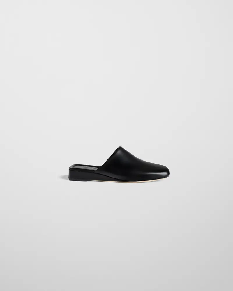 Black Oiled Leather Robe Slide With Caramel Lining