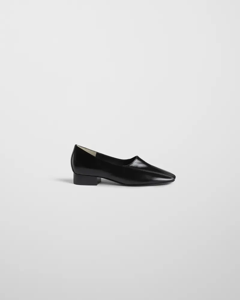 Black Shiny Leather Club Slipper With Stitched Detailing