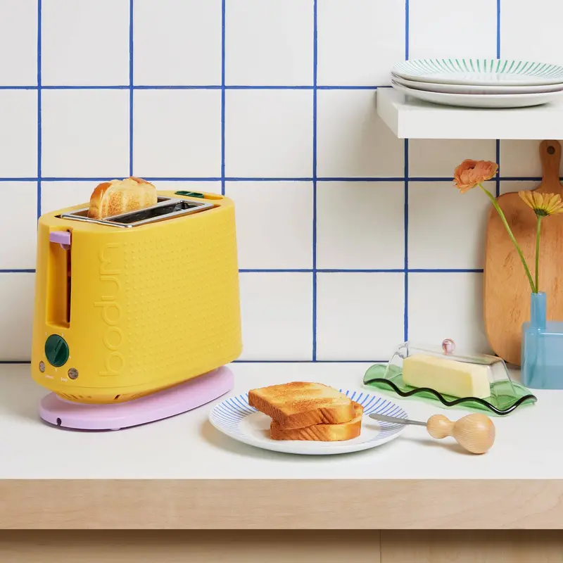 Bodum Bistro 2-Slice Toaster in Vibrant Yellow – Compact & Efficient