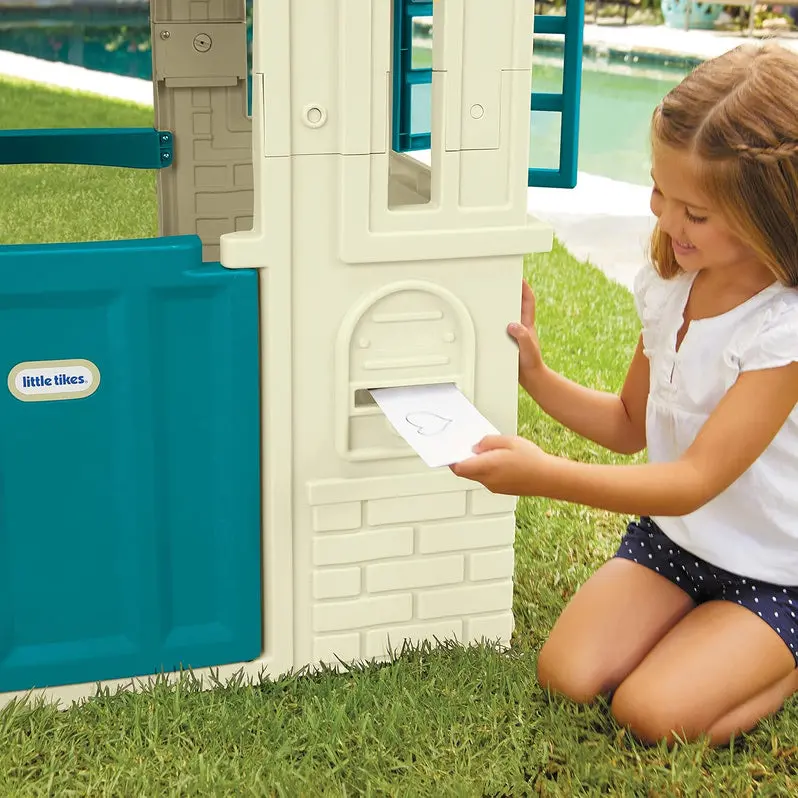 Cape Cottage Blue Play Theater – Creative Storytelling Stage for Imaginative Play
