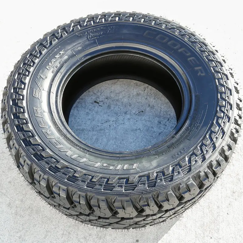 Cooper S/T Maxx LT 275/70R18 Tire Set (4) – Optimized for 2022–2023 Chevy Silverado 1500 ZR2