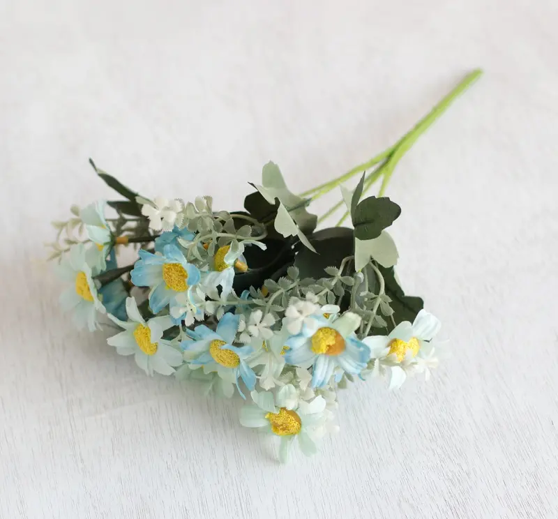 Holiday-Themed Silk Flower Ornaments – Festive Botanical Accents for Trees, Mantels, and Party Backdrops