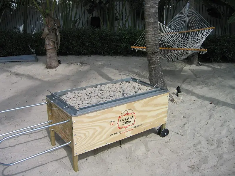 La Caja China Model #2 Traditional Pig Roaster – All-Metal, Heat-Retentive Roasting Box for Authentic Slow-Cooked Meats