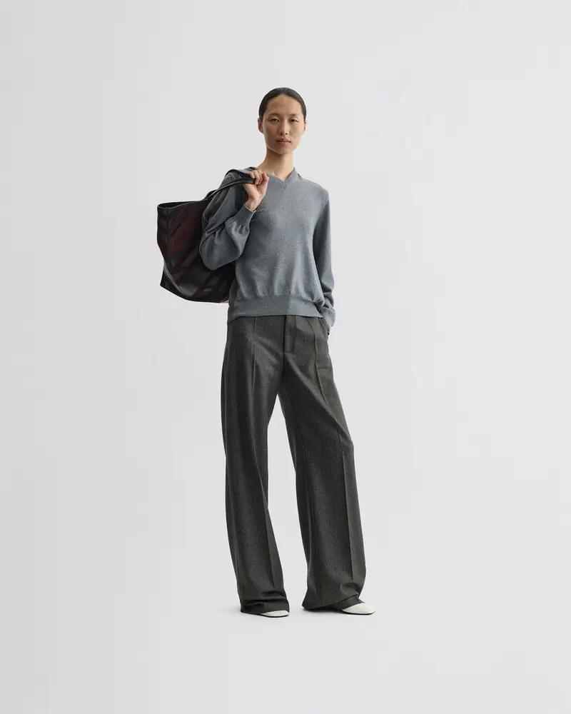 Light Grey Wool Sculpted V-Neck Sweater With Contrast Yoke