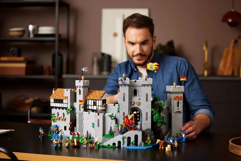Lion Knights Fantasy Castle Building Set – Modular Playset for Creative Kids