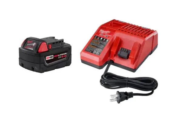 Milwaukee M18 FUEL Cordless Jobsite Vacuum – 0.25-Gallon Capacity, Includes 5.0 Ah Battery and Charger