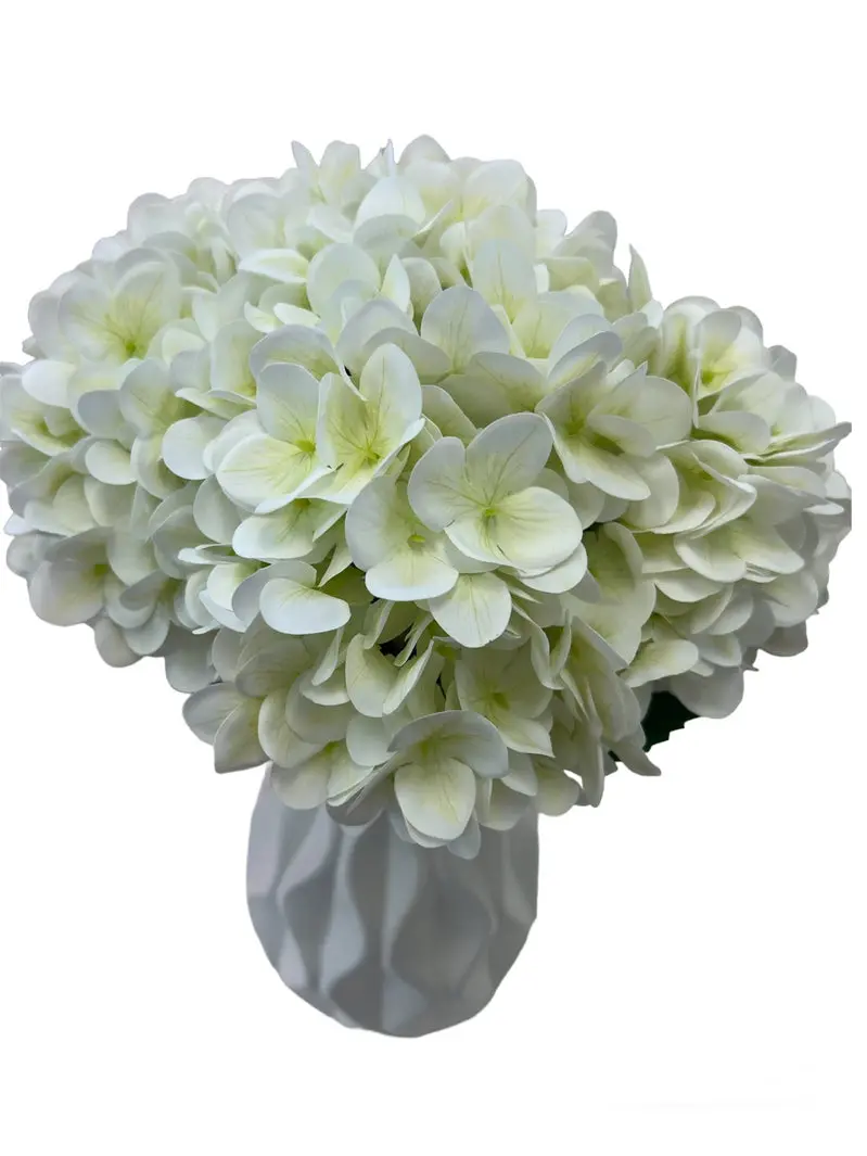 Minimalist White Ceramic Mini Vase – Compact Tabletop Decor