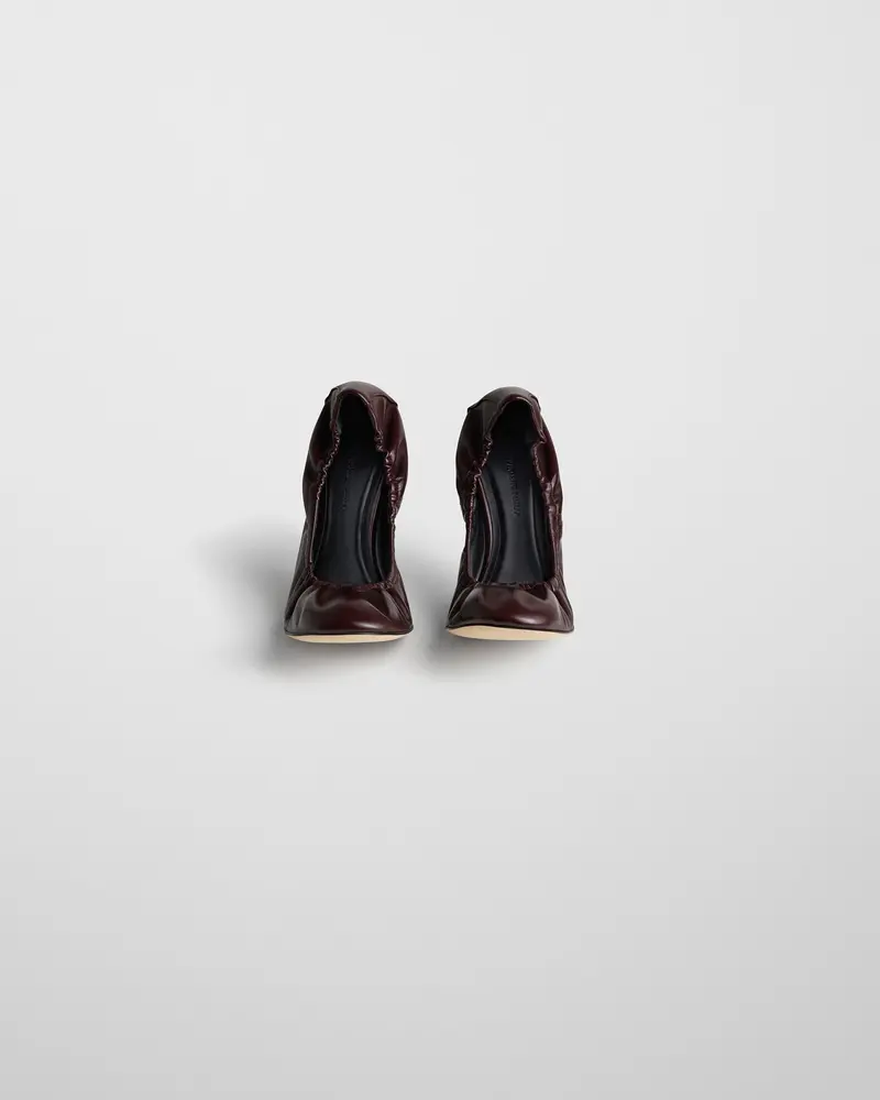 Oxblood High-Heel Pucker Pump With Sharp Indented Heel 2