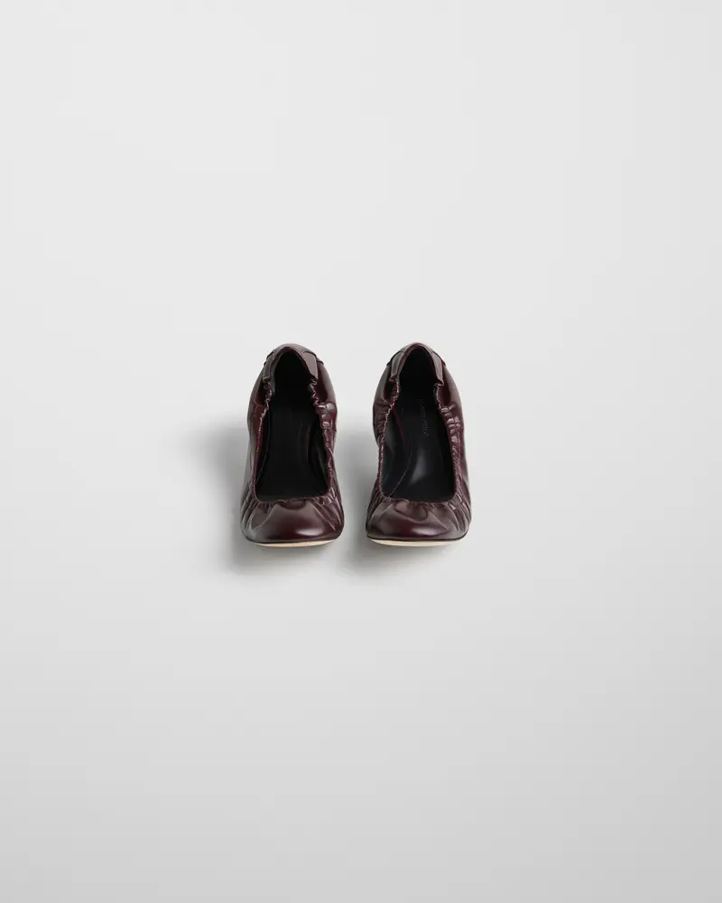 Oxblood Low-Heel Pucker Pump With Elasticated Topline 2