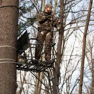 RIVERS EDGE Lockdown LD202E 21-Foot Two-Person Ladder Treestand