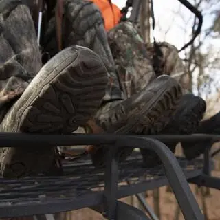 RIVERS EDGE Lockdown LD202E 21-Foot Two-Person Ladder Treestand