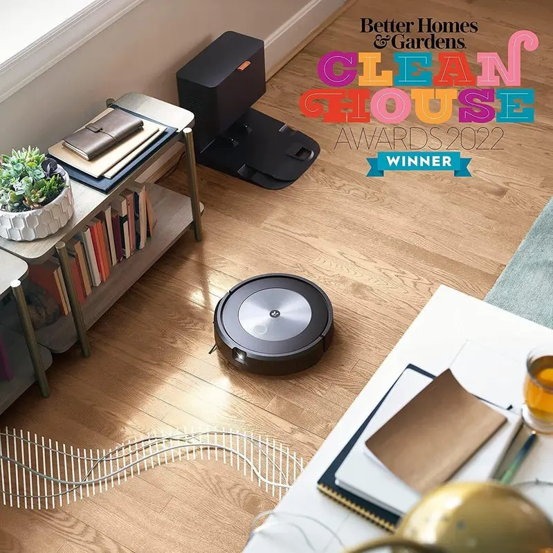 Roomba j7+ Renewed Robot Vacuum – Self-Emptying with AI Navigation