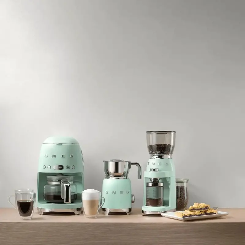 Smeg Retro Drip Coffee Maker — 10-Cup Capacity, Pastel Green, 1950s-Inspired Design
