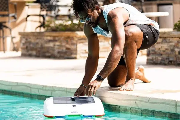 Solar Breeze Ariel Robotic Pool Skimmer – Solar-Powered, Smart Navigation, Large-Capacity Filter Tray