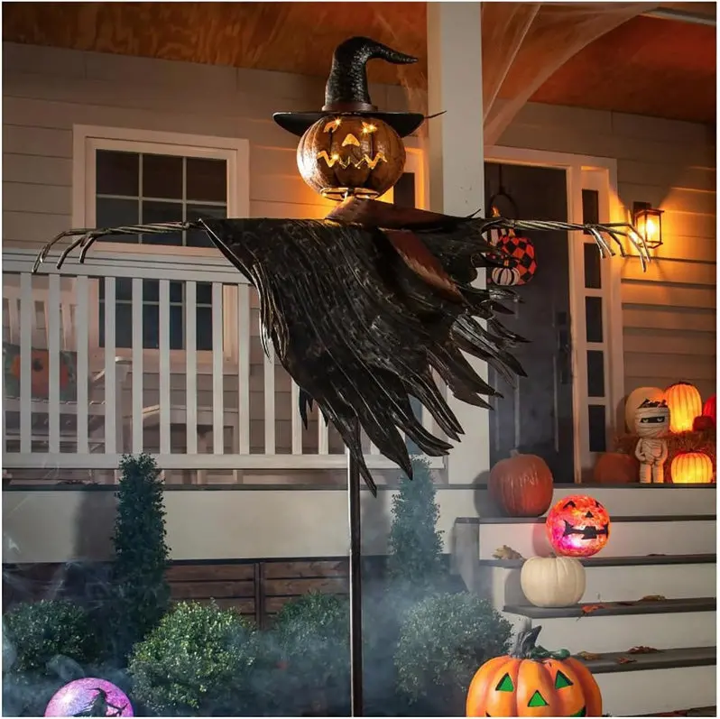 Solar-Powered Scarecrow Lantern – Metal-Stake Halloween Decor with Soft Ambient Glow