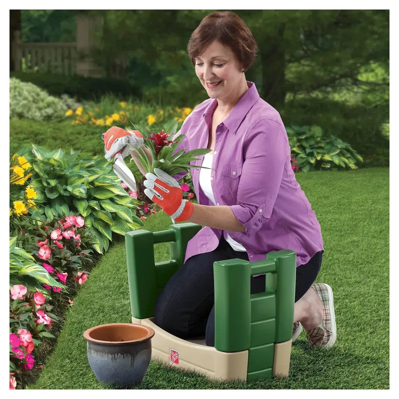 Step2 Garden Kneeler & Seat – Dual-Use Outdoor Tool with Padded Cushioned Surface for Comfortable Gardening (Green)