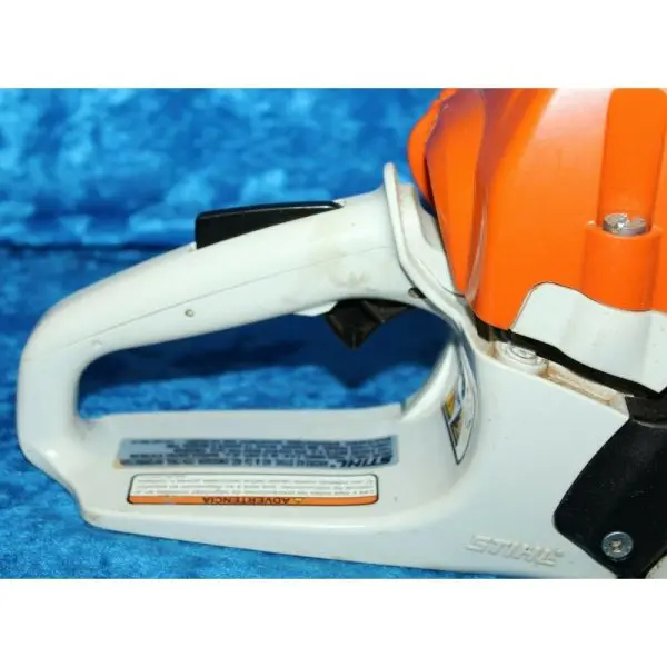 STIHL MS 271 Farm Boss Chainsaw – 50.2 cc, 2.6 kW Professional Gas Chainsaw for Demanding Outdoor Tasks