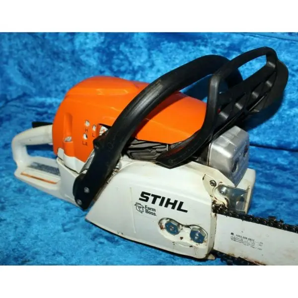 STIHL MS 271 Farm Boss Chainsaw – 50.2 cc, 2.6 kW Professional Gas Chainsaw for Demanding Outdoor Tasks