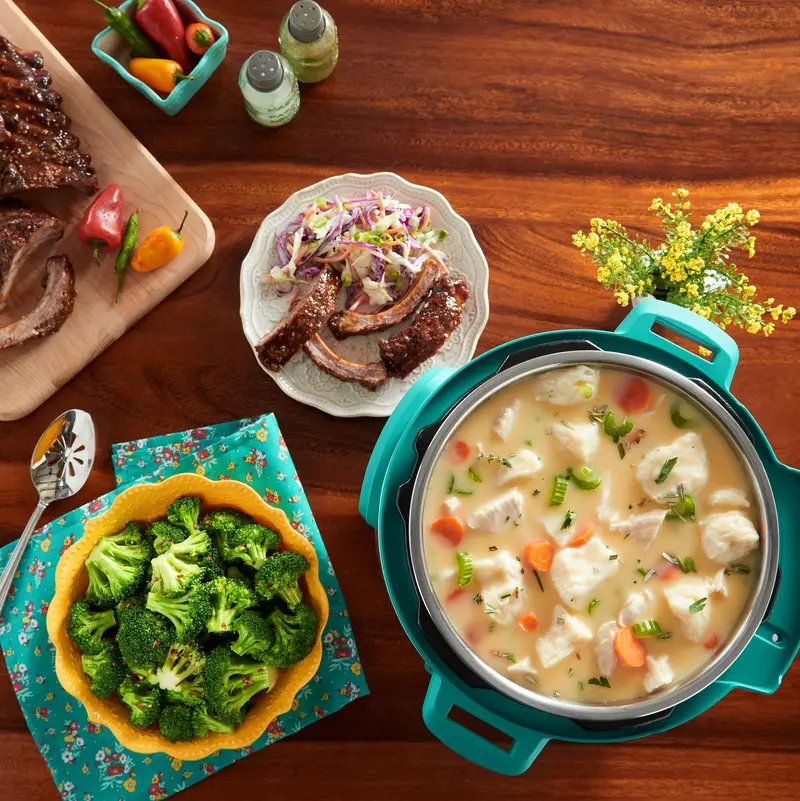 The Pioneer Woman Sweet Rose 6-Quart Instant Pot Duo – Versatile Multi-Cooker Featuring Pressure and Slow Cooking Modes