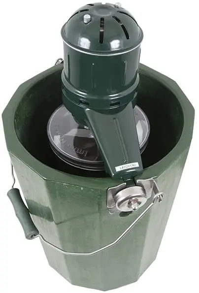 Traditional 6-Quart Electric Ice Cream Maker – Retro-Style Churn with Motorized Agitator and Manual Control