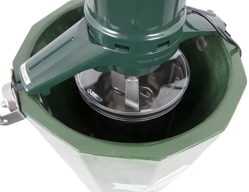 Traditional 6-Quart Electric Ice Cream Maker – Retro-Style Churn with Motorized Agitator and Manual Control