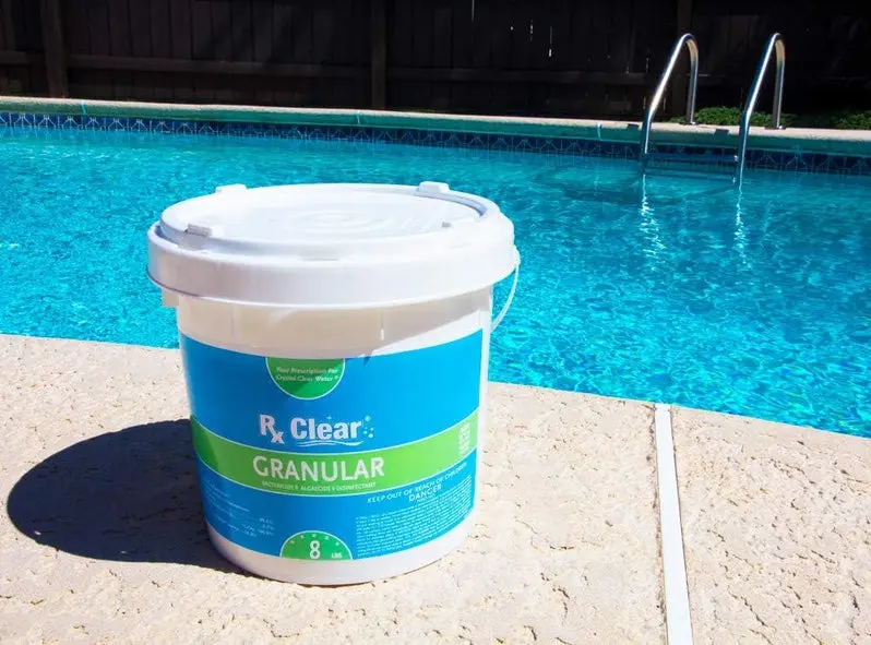 UV-Stabilized Fast-Dissolving Granular Chlorine – 50-Lb Bucket for Effective Pool & Spa Sanitization and Algae Prevention