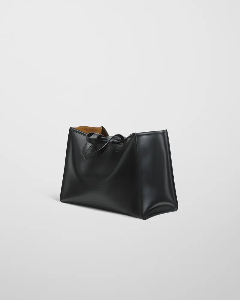 Xl Semi-Structured Cabas | Smooth Black Calf Leather With Silver Dog-Clip