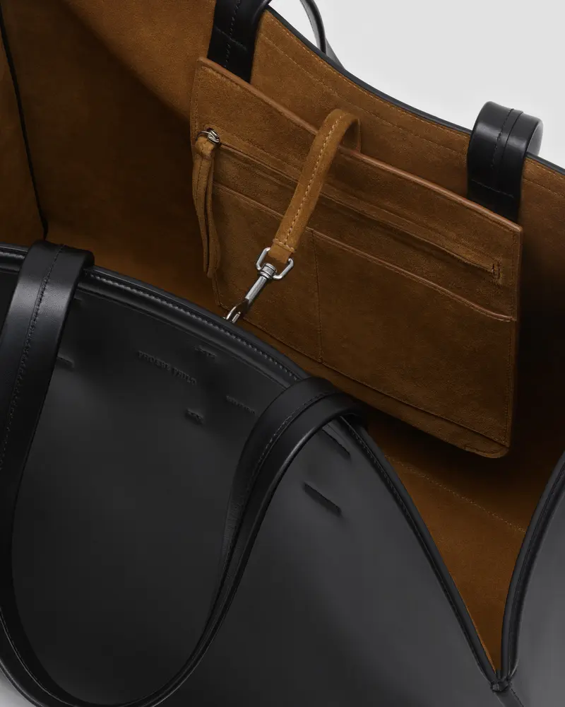 Xl Semi-Structured Cabas | Smooth Black Calf Leather With Silver Dog-Clip